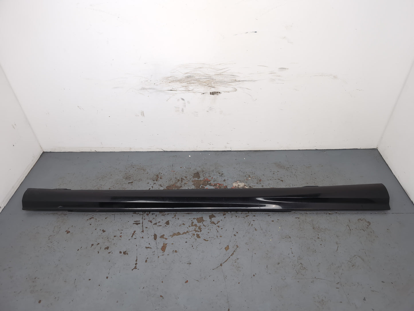 Side Skirt RH 1