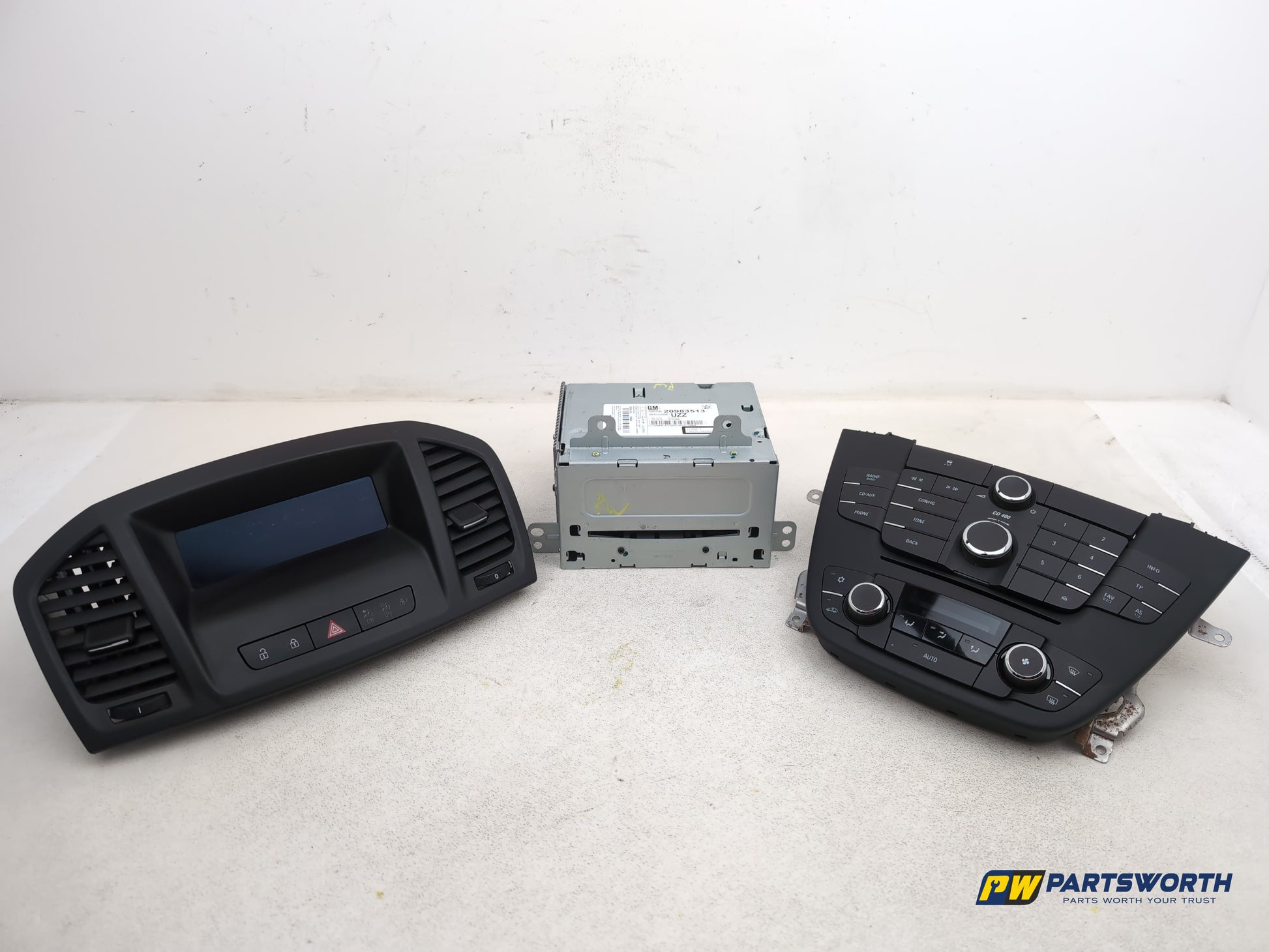 Radio - DAB/CD Player, Display screen + Facia  1