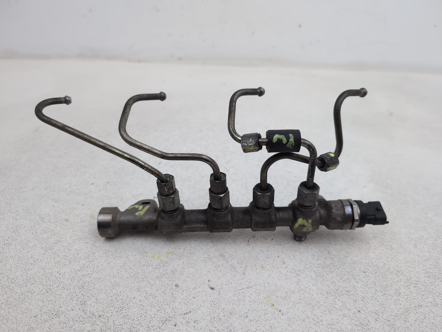 Fuel Rail 1