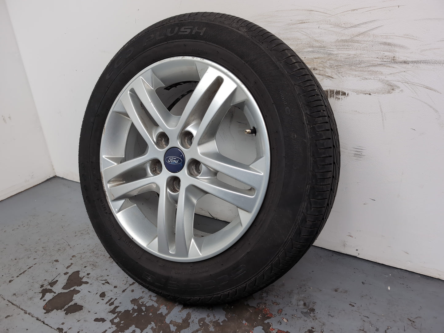 Ford Galaxy Zetec Tdci Auto Wheel With Tyre 205/60 R16 Am2j1007aa - photo 2
