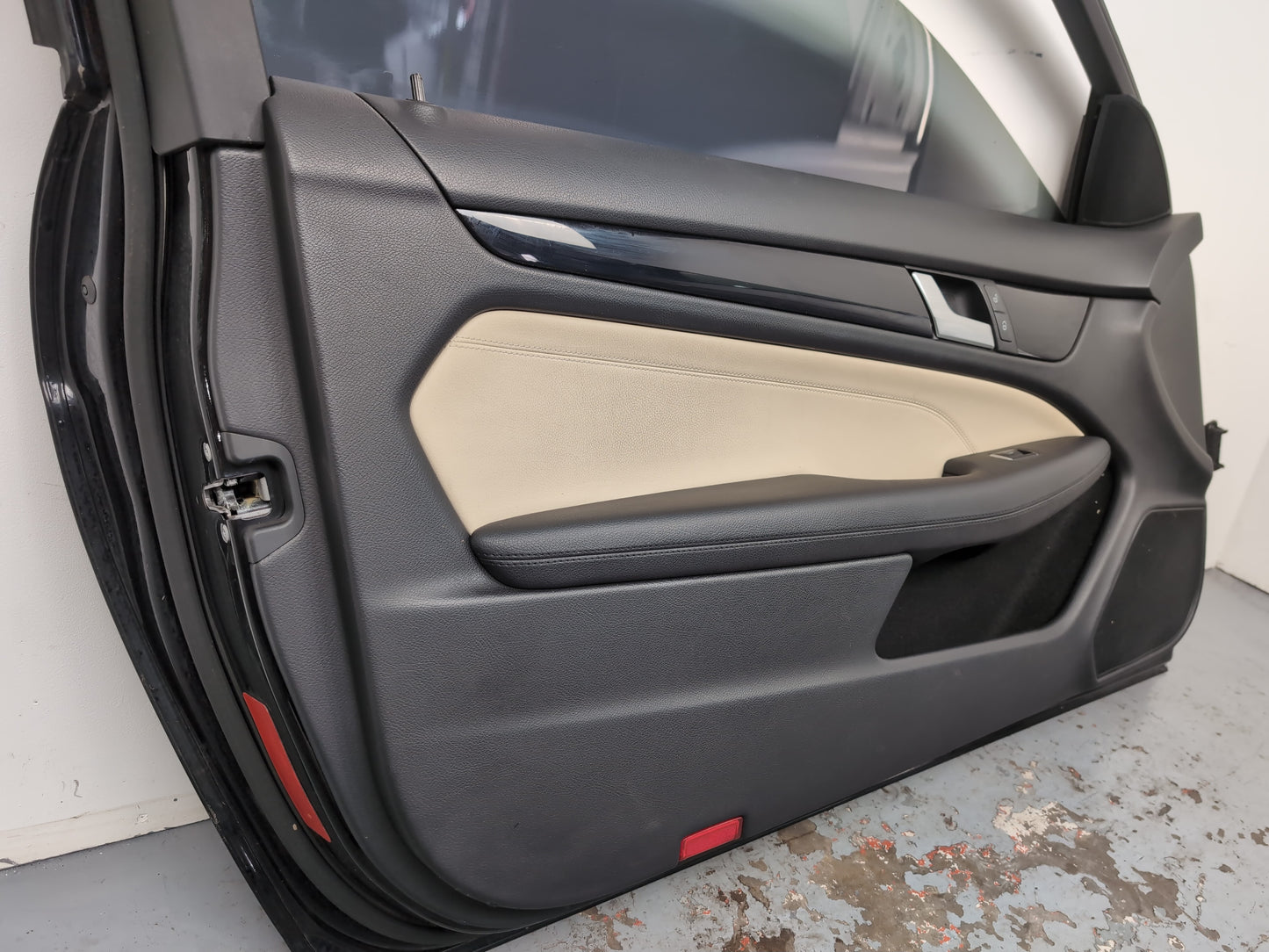 Door Front LH 14
