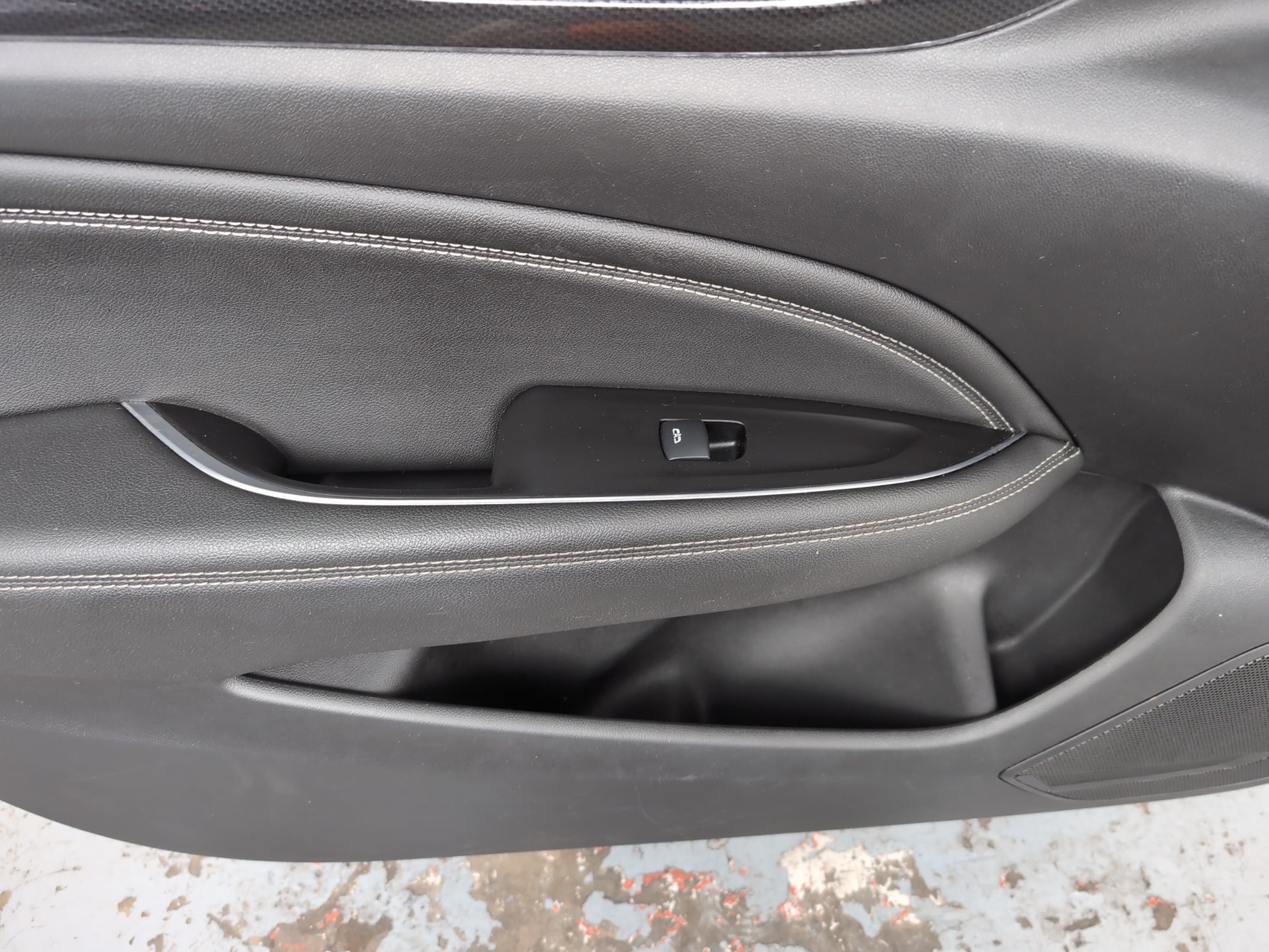Door Front LH 12