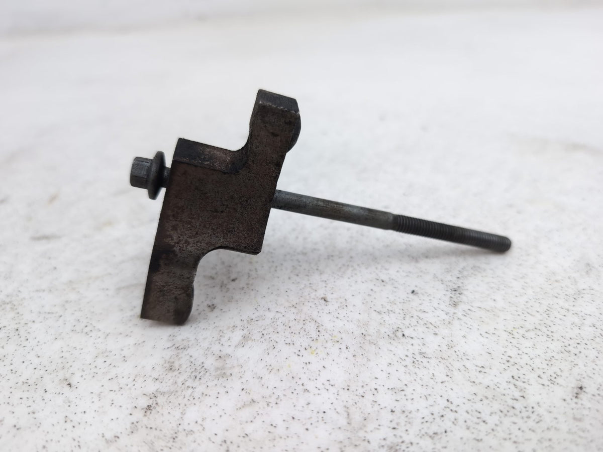 Engine Mounting Bracket 1