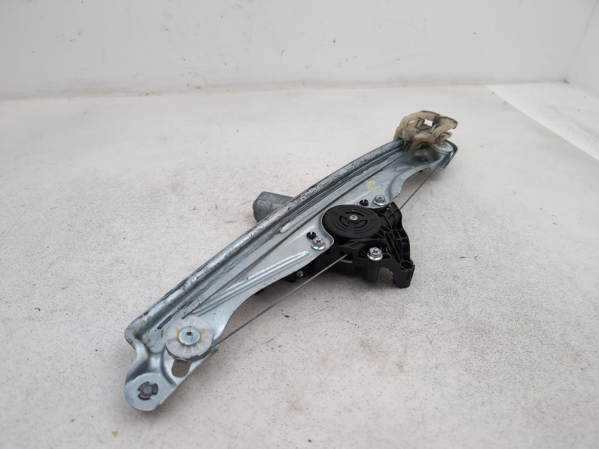 Door Rear Window Regulator RH 7