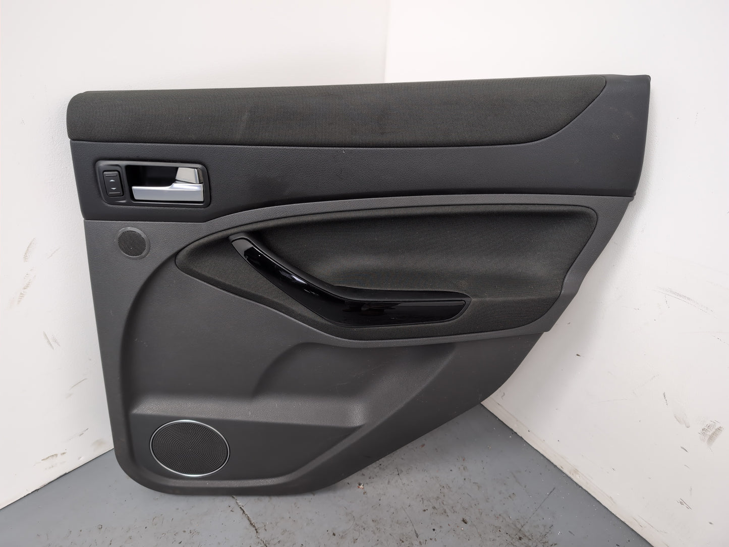 Rear Right Door Card 1