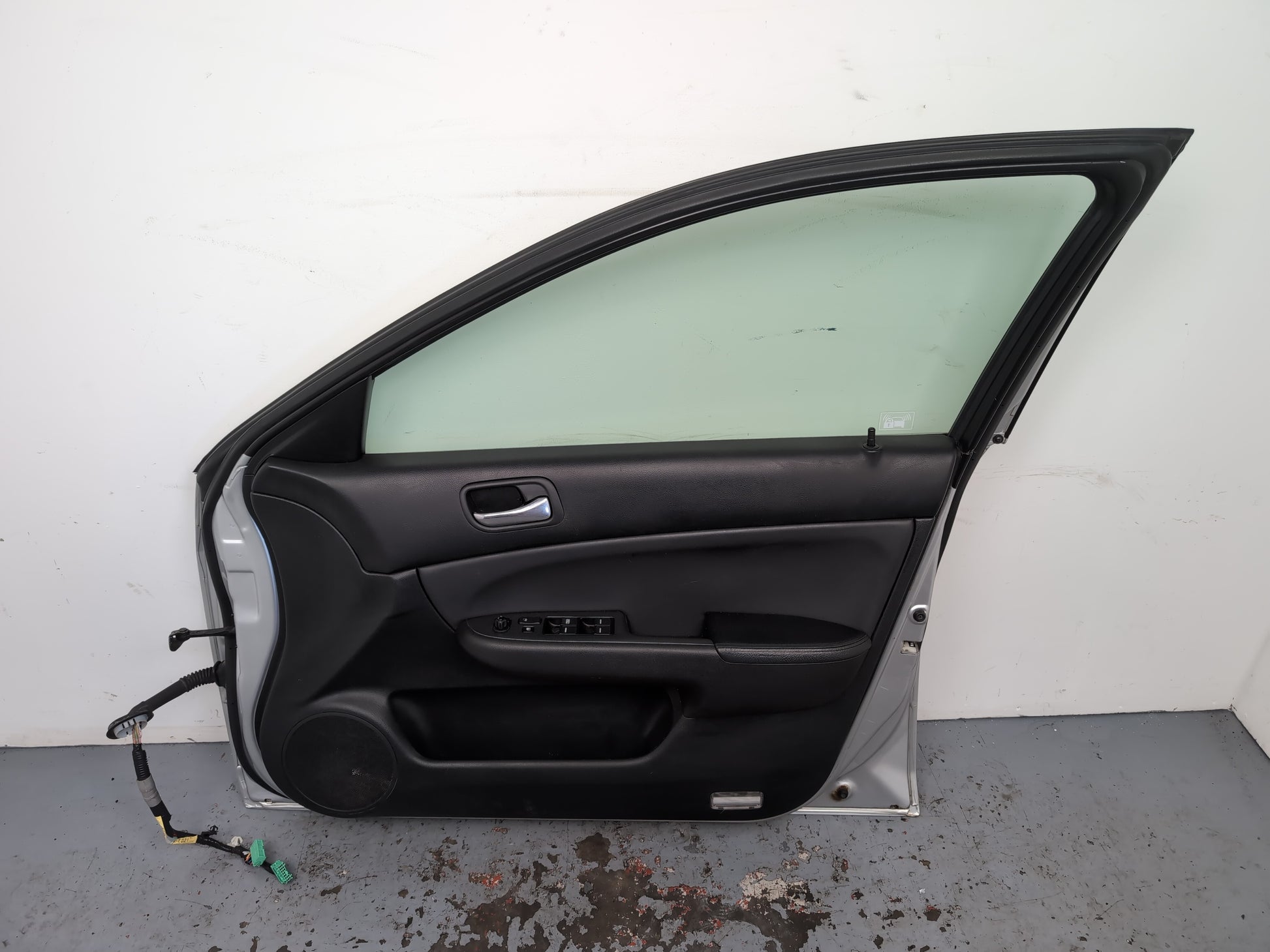 Door Front RH 9