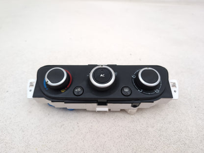 Renault Megane Expression Vvt Heat Climate Control Switch T1001786g 2008-2015