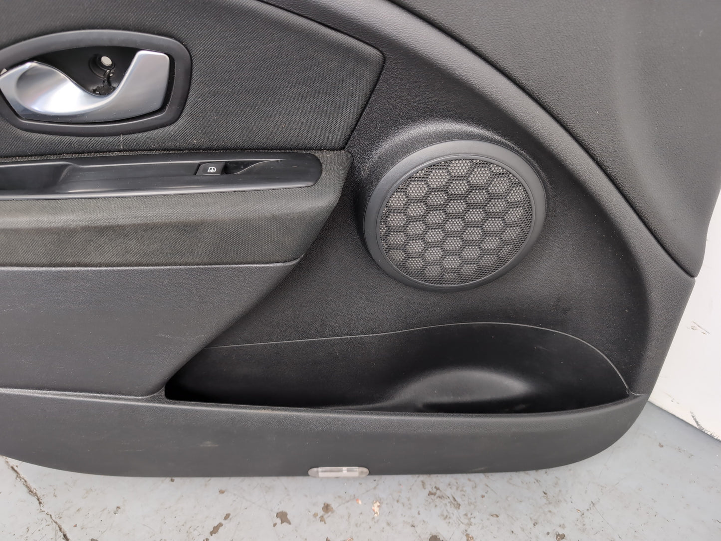 Renault Megane Expression Vvt 110 Front Right Driver Door Card 2008-2015 - photo 7