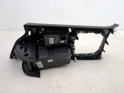 Hyundai I40 Style Crdi 2012 Centre Console Storage Tray & Switches 84670-3z900 - photo 7