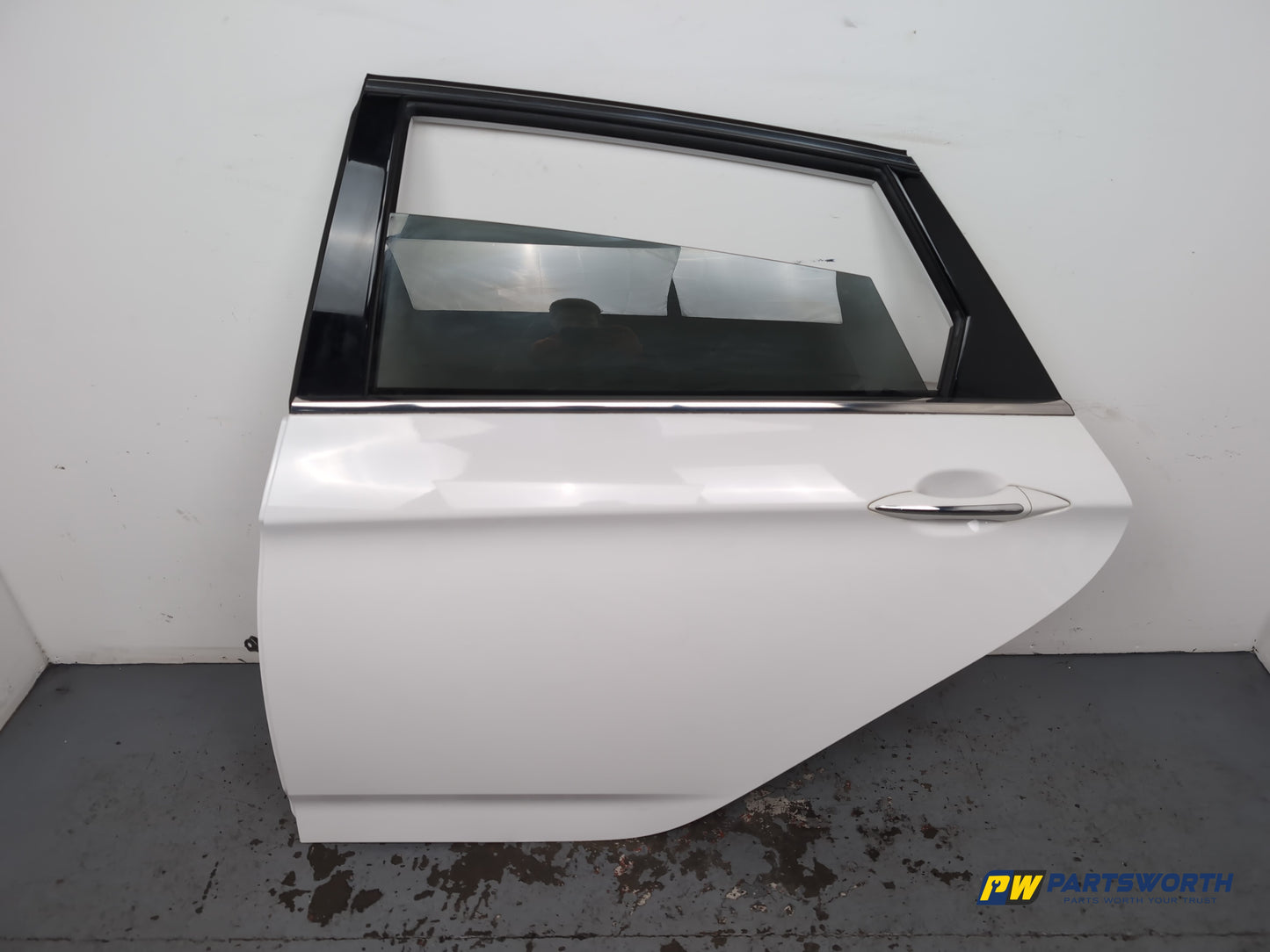 Hyundai I40 Style Crdi Door Rear Lh White Pw6 2011-2015