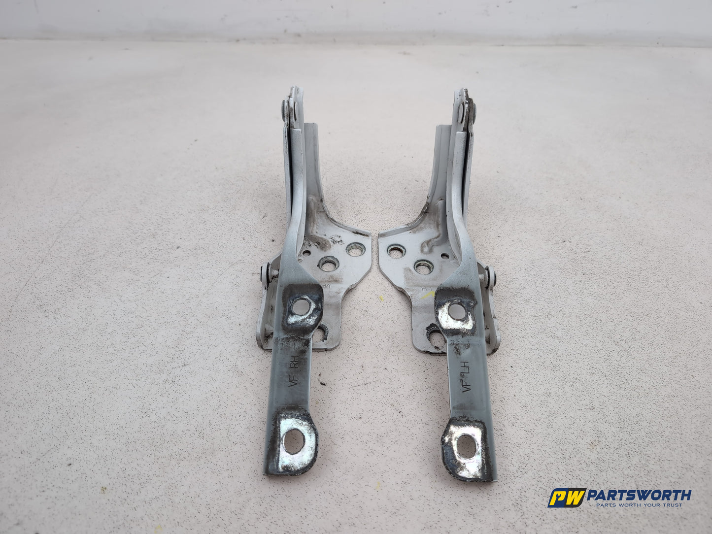 Hyundai I40 Style Crdi Bonnet Hinges Pair White Crystal Pearl Pw6 2011-2019