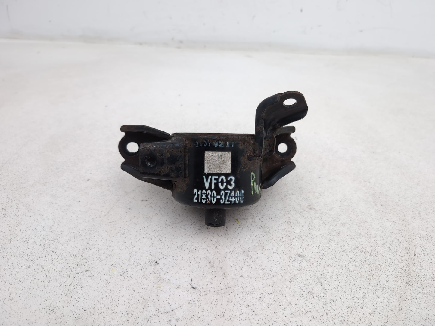 Hyundai I40 Style Crdi Engine Mounting Bracket Left Passenger Side 218303z400