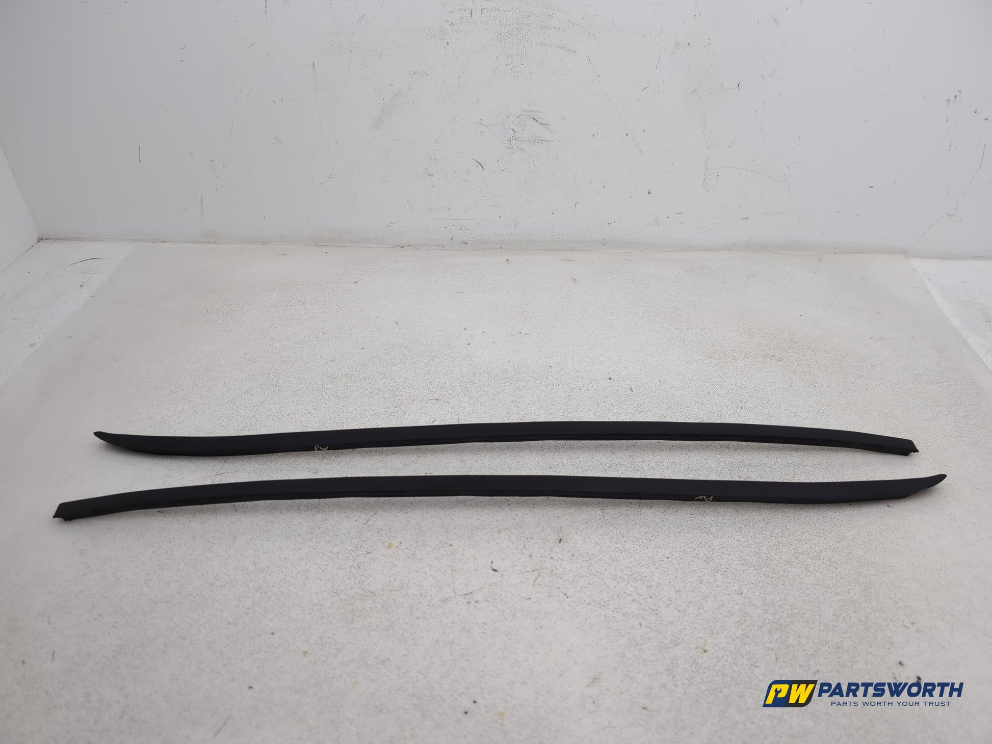 Volkswagen Passat Highline Front Windscreen Moulding Trim Pair 3c0854327b