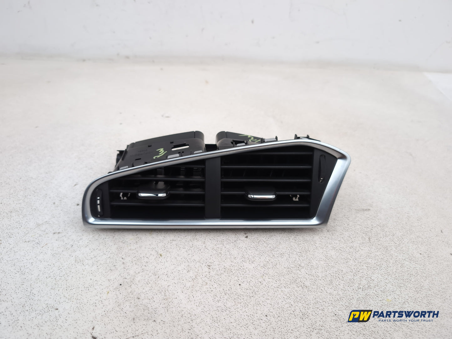 Citroen C4 Vtr+ Hdi Dashboard Air Vent 9676610077 2010-2013