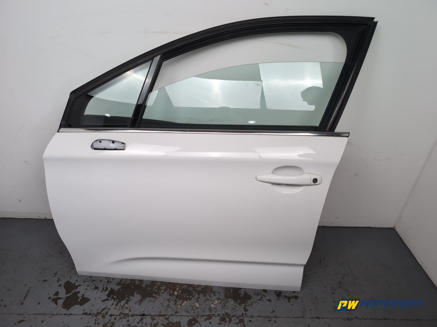 Citroen C4 Vtr+ Hdi Door Front Lh Passenger Side White Ewp 2010-2013