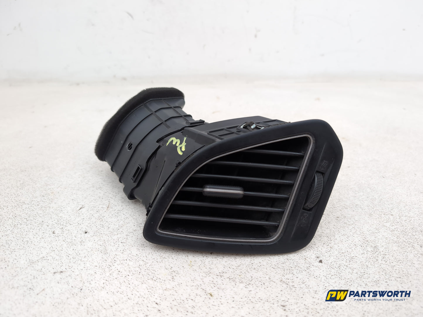 Hyundai Ix35 Style 2wd Dashboard Air Vent Grille Left Passenger Side 974802s900
