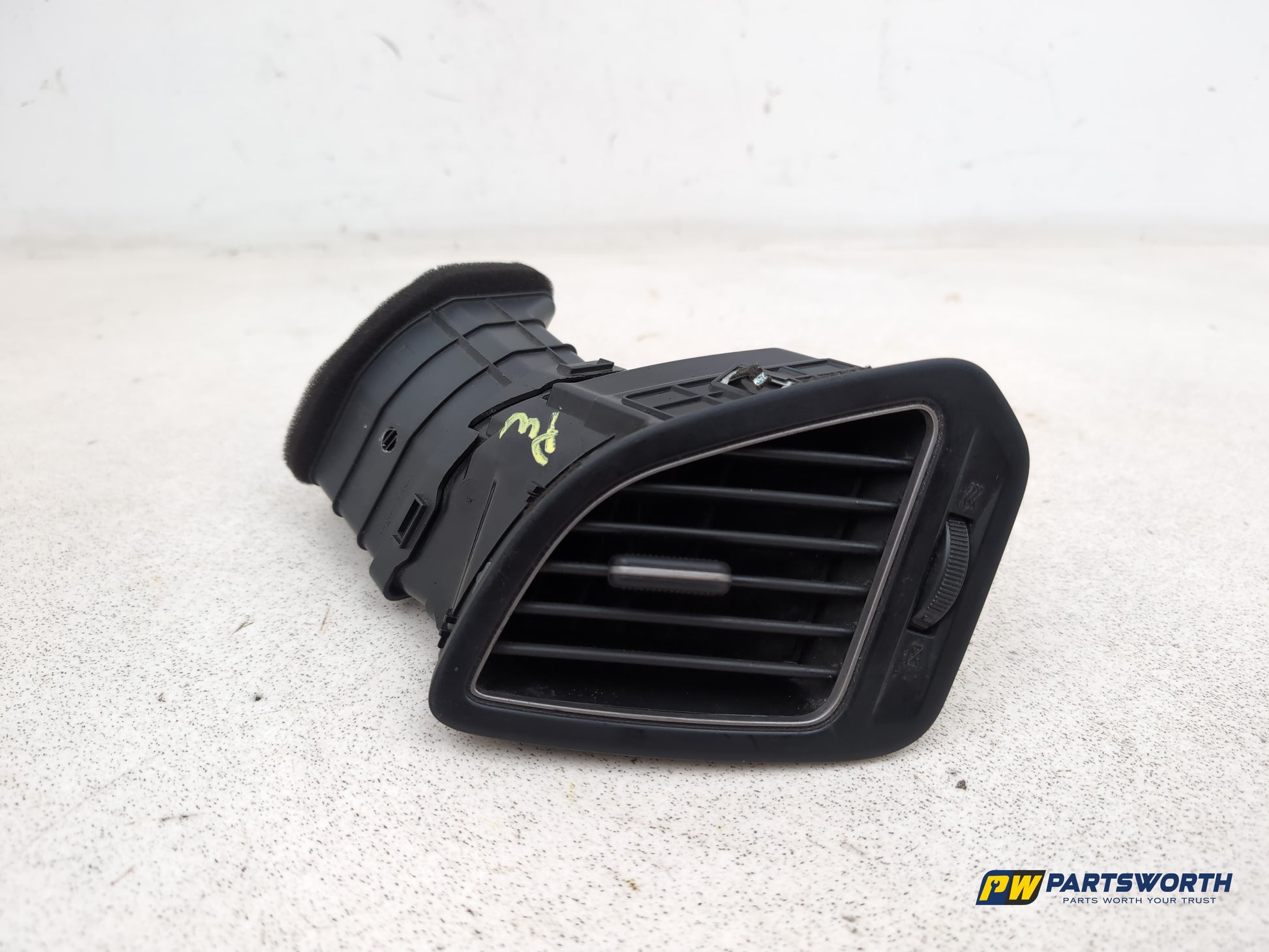 Hyundai Ix35 Style 2wd Dashboard Air Vent Grille Left Passenger Side 974802s900