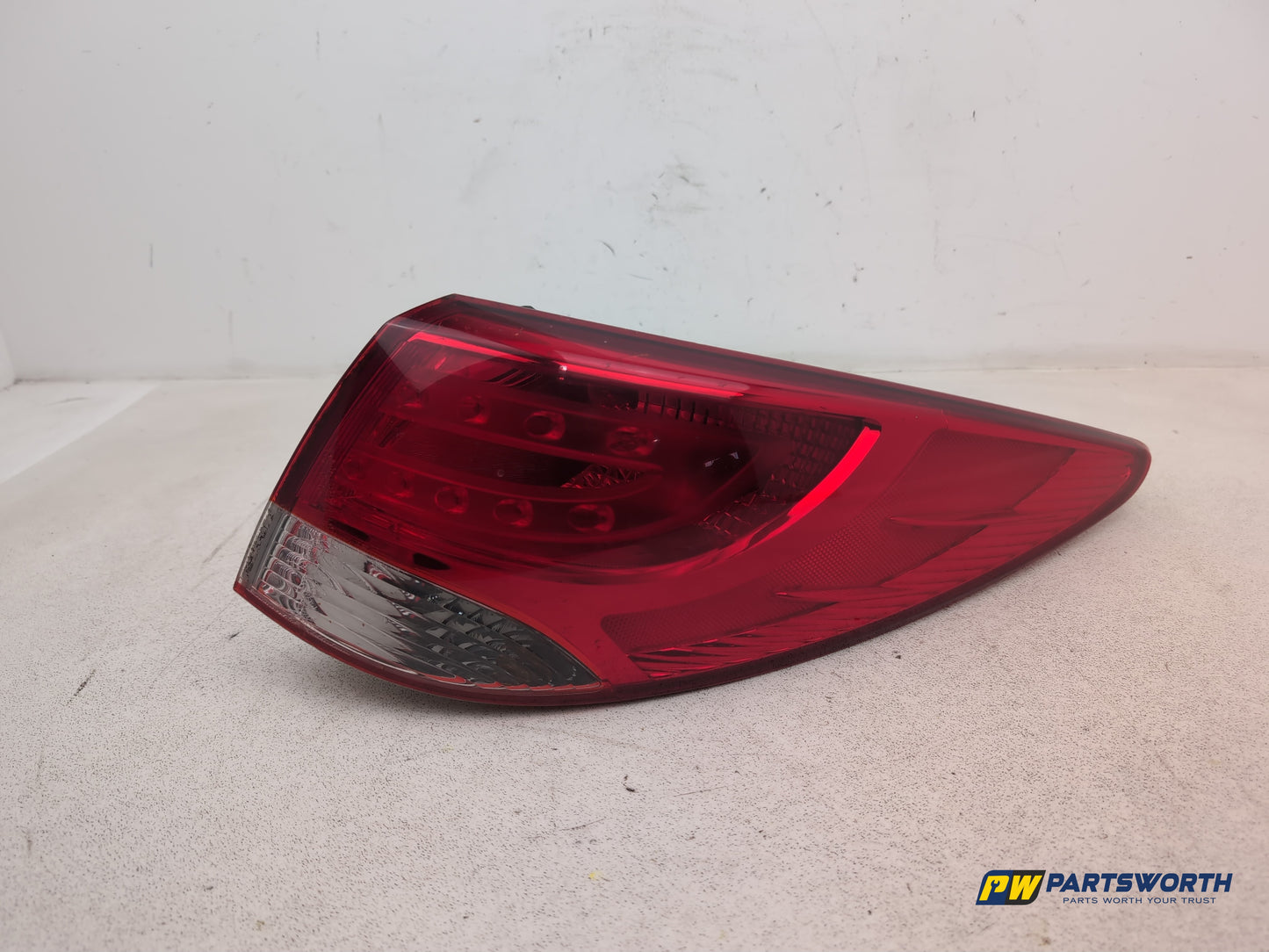 Hyundai Ix35 Style 2wd Crdi 134 Lamp Assembly Rear Rh Driver Side 924022y0