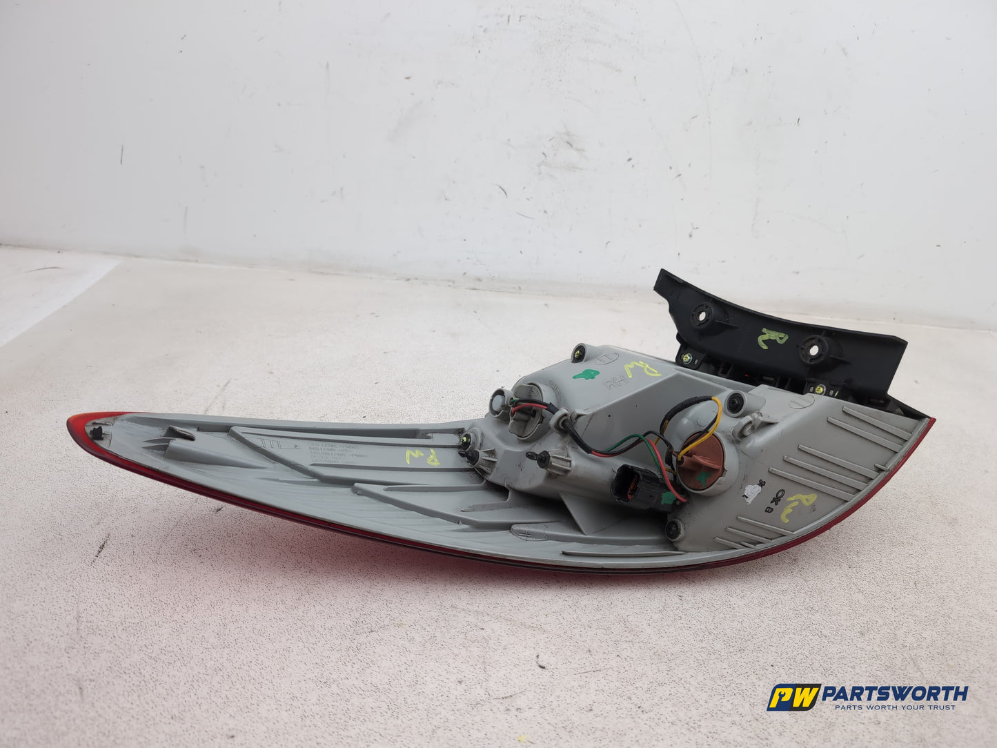 Hyundai Ix35 Style 2wd Crdi 134 Lamp Assembly Rear Rh Driver Side 924022y0 - photo 7