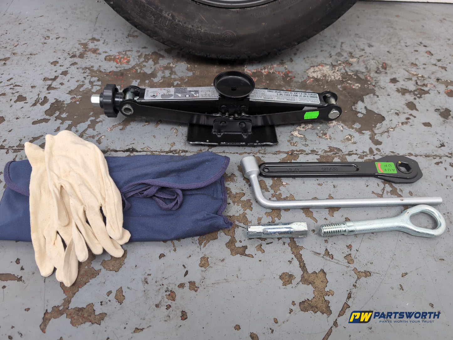 Mercedes-Benz B160 Sport Cvt Space Saver Spare Wheel And Tool Kit 125/90 R16 - photo 7