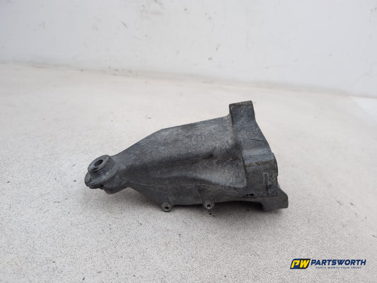 Mercedes-Benz C250 Amg Sport Ed125 Cdi Bcy A Engine Mounting Bracket Driver Side