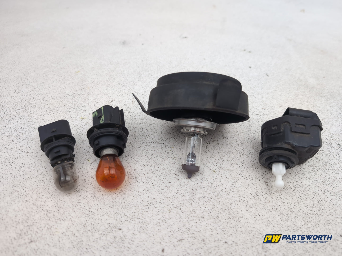 Skoda Citigo Se 12v Headlight Light Bulbs And Dust Cover Set - photo 6