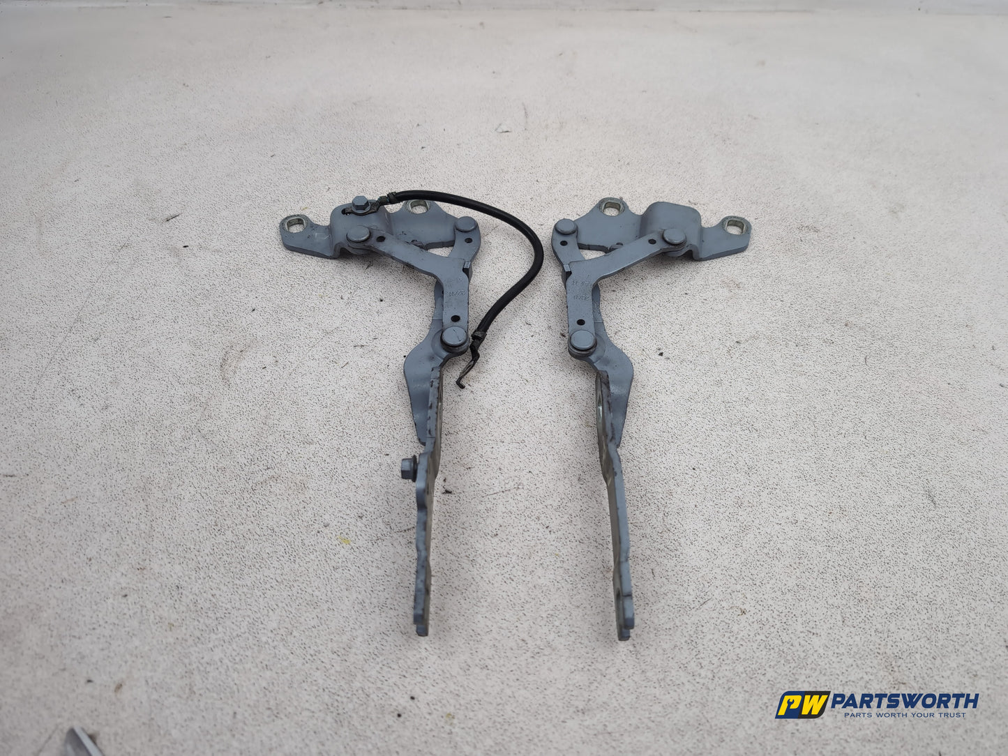 Bmw 318d Performance Edition Bonnet Hinges Pair 2009-2012