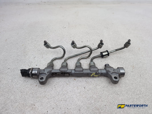 Hyundai I40 Style Crdi Fuel Rail 1.7l Diesel 2011-2019
