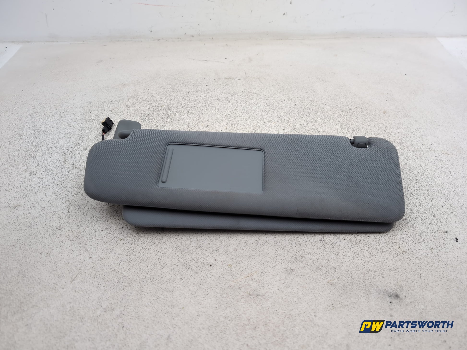 Porsche Cayenne Tiptronic S Sun Visor Lh Passenger Side 2003-2010