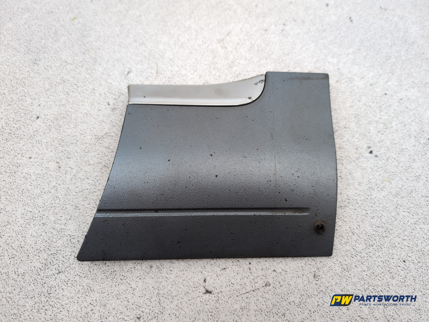 Porsche Cayenne Tiptronic S Driver Side Front Wing Trim 7l5854960 2003-2010