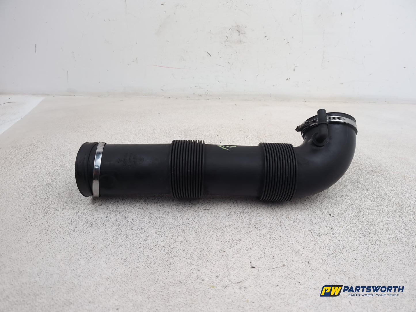 Porsche Cayenne Tiptronic S Petrol Air Intake Hose Pipe 7l5128684 2003-2010