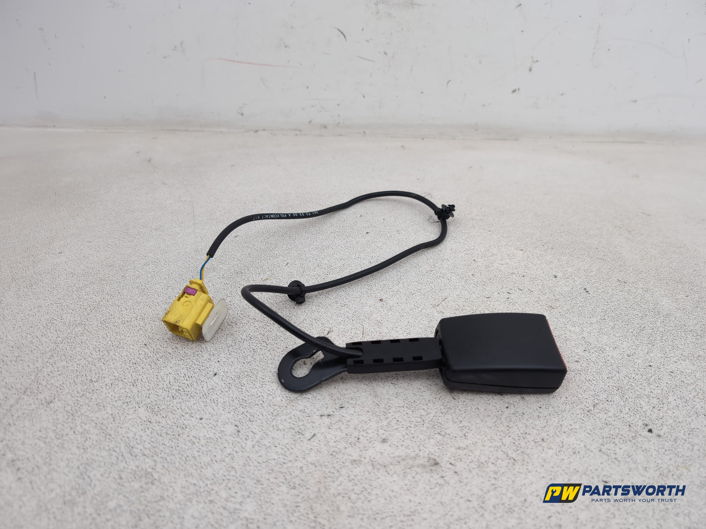 Porsche Cayenne Tiptronic S L Seat Belt Holder Front Left 7l0857777 2003-2010