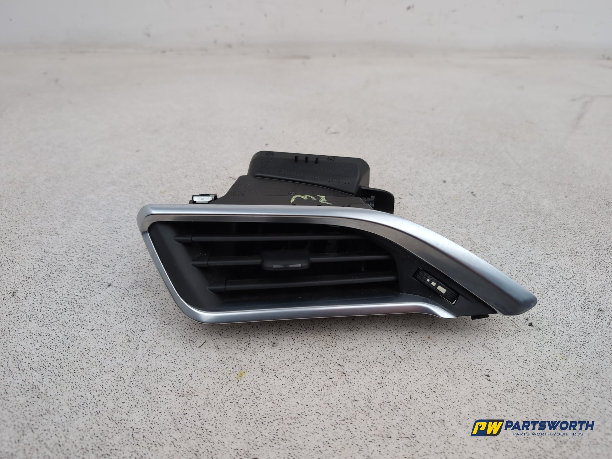 Peugeot 208 Active Dashboard Air Vent Grille Left Passenger Side 9633131777