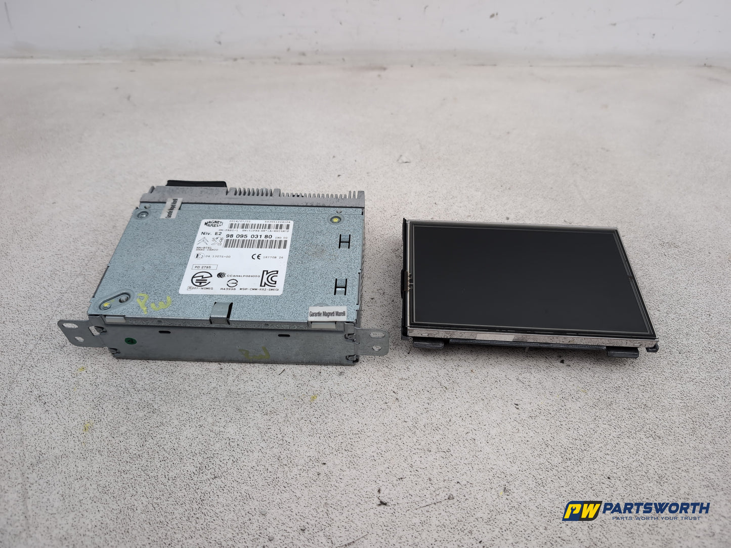 Peugeot 208 Active Stereo Radio Head Unit Cd Player And Display 9805301780