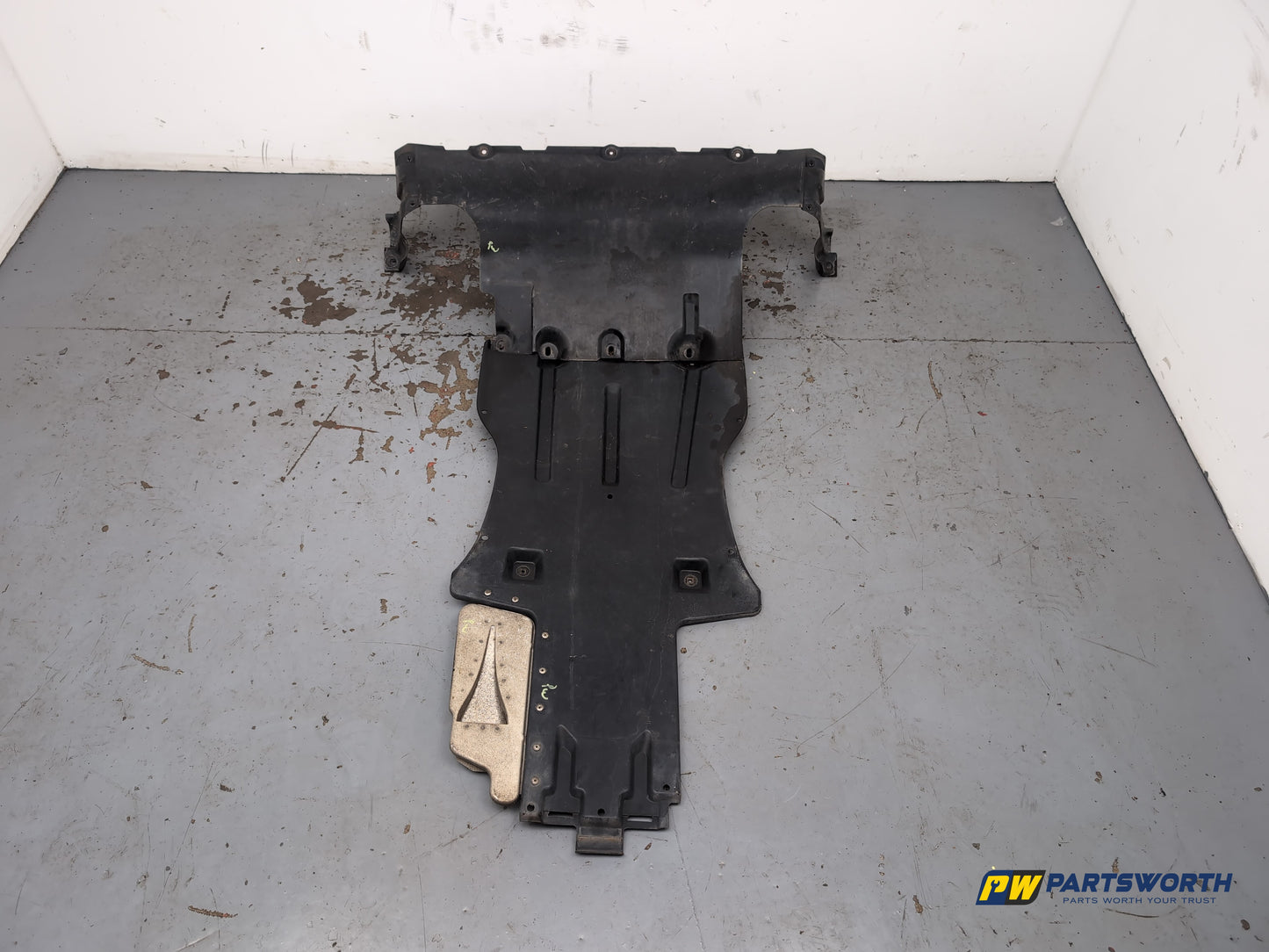 Porsche Cayenne Tiptronic S Engine Undertray 2003-2010