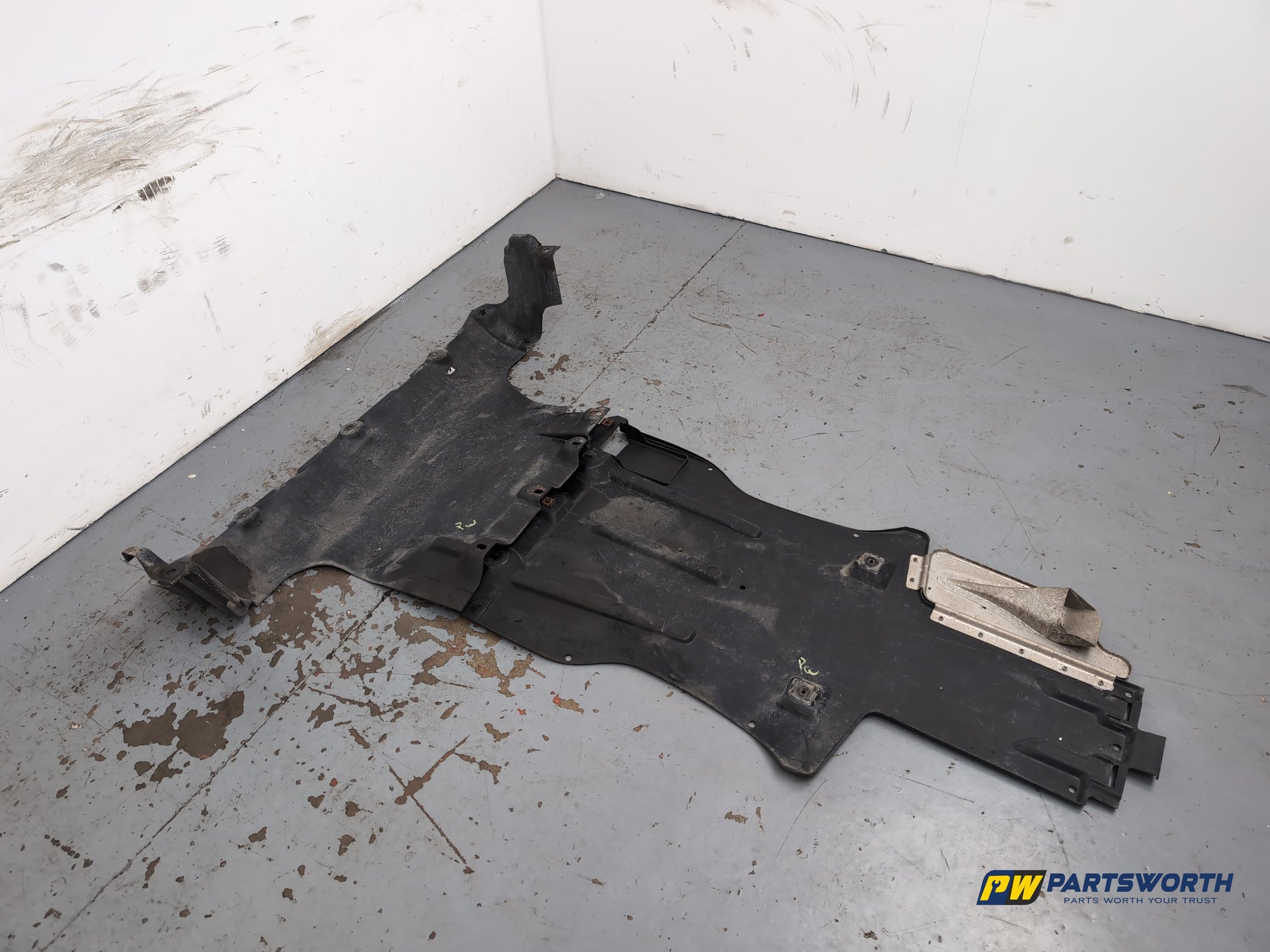Porsche Cayenne Tiptronic S Engine Undertray 2003-2010 - photo 6