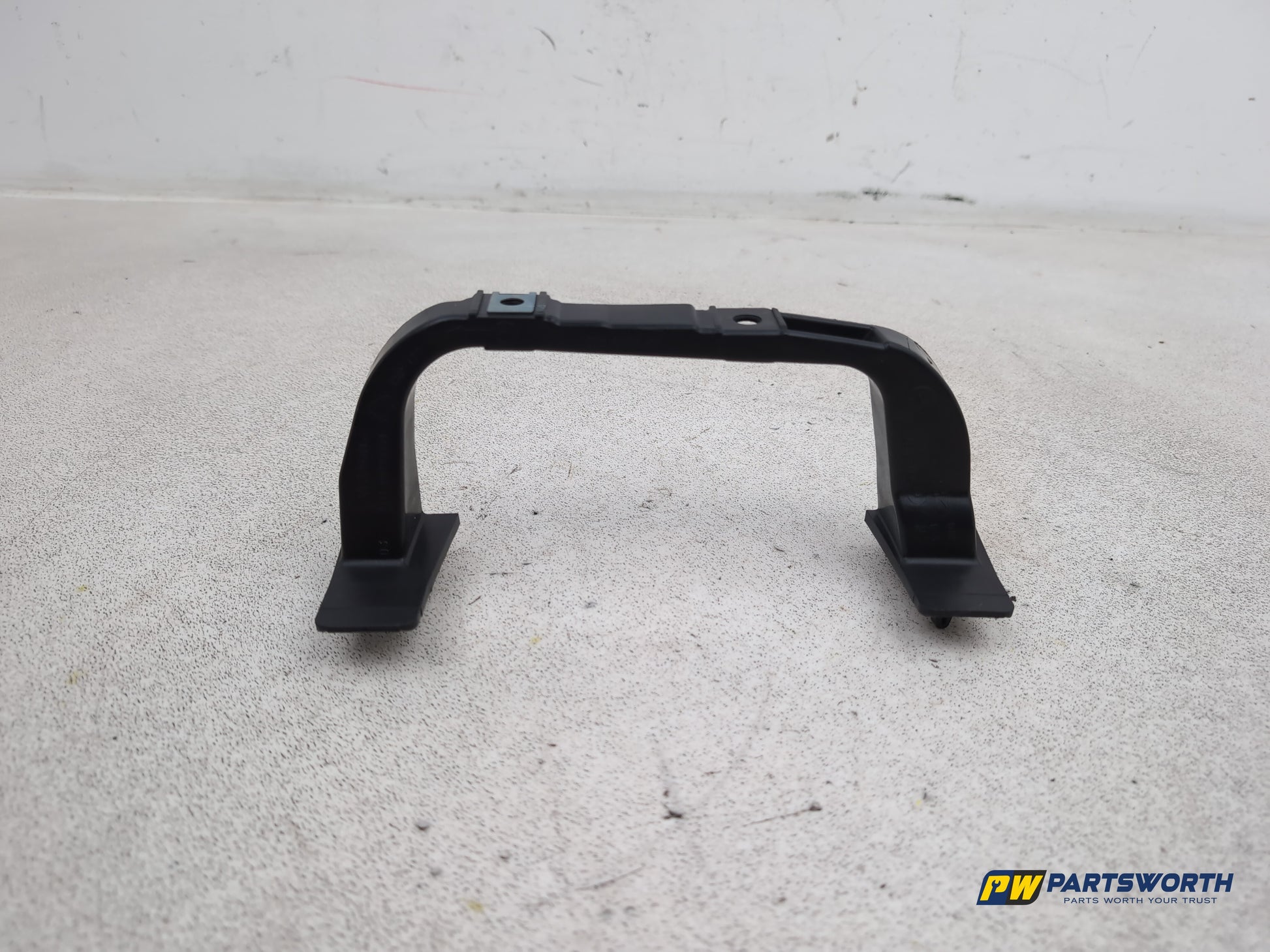 Peugeot 208 Active Front Passenger Side Door Handle Holder Bracket 9674497780