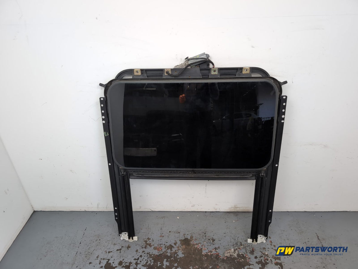 Sunroof Assembly 1