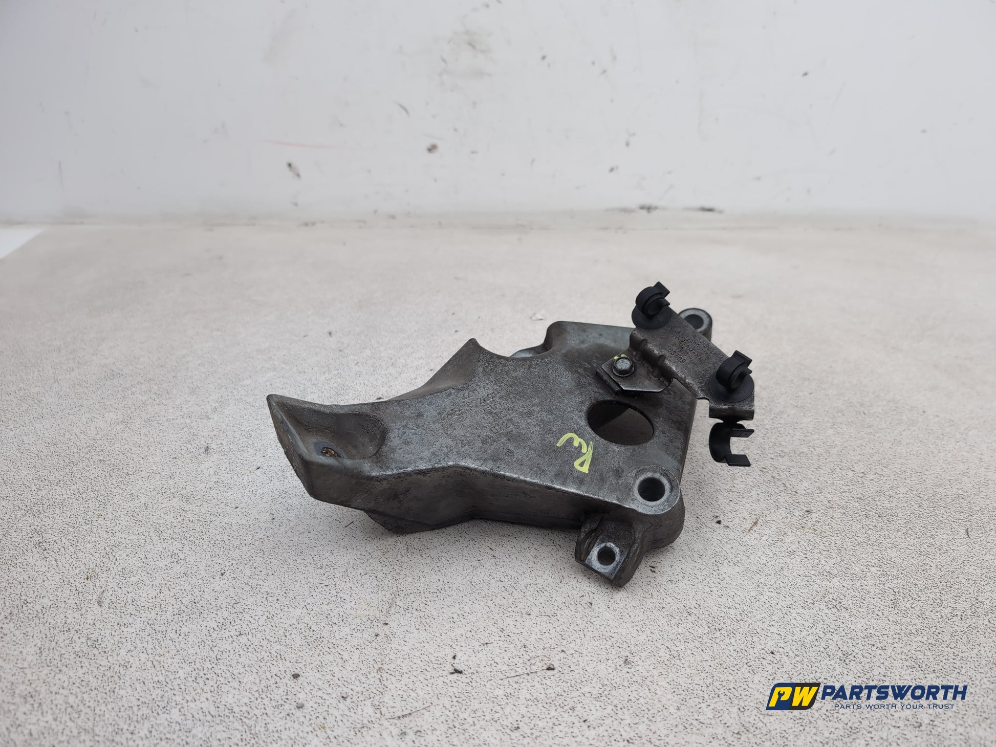 Engine Mounting Bracket 1