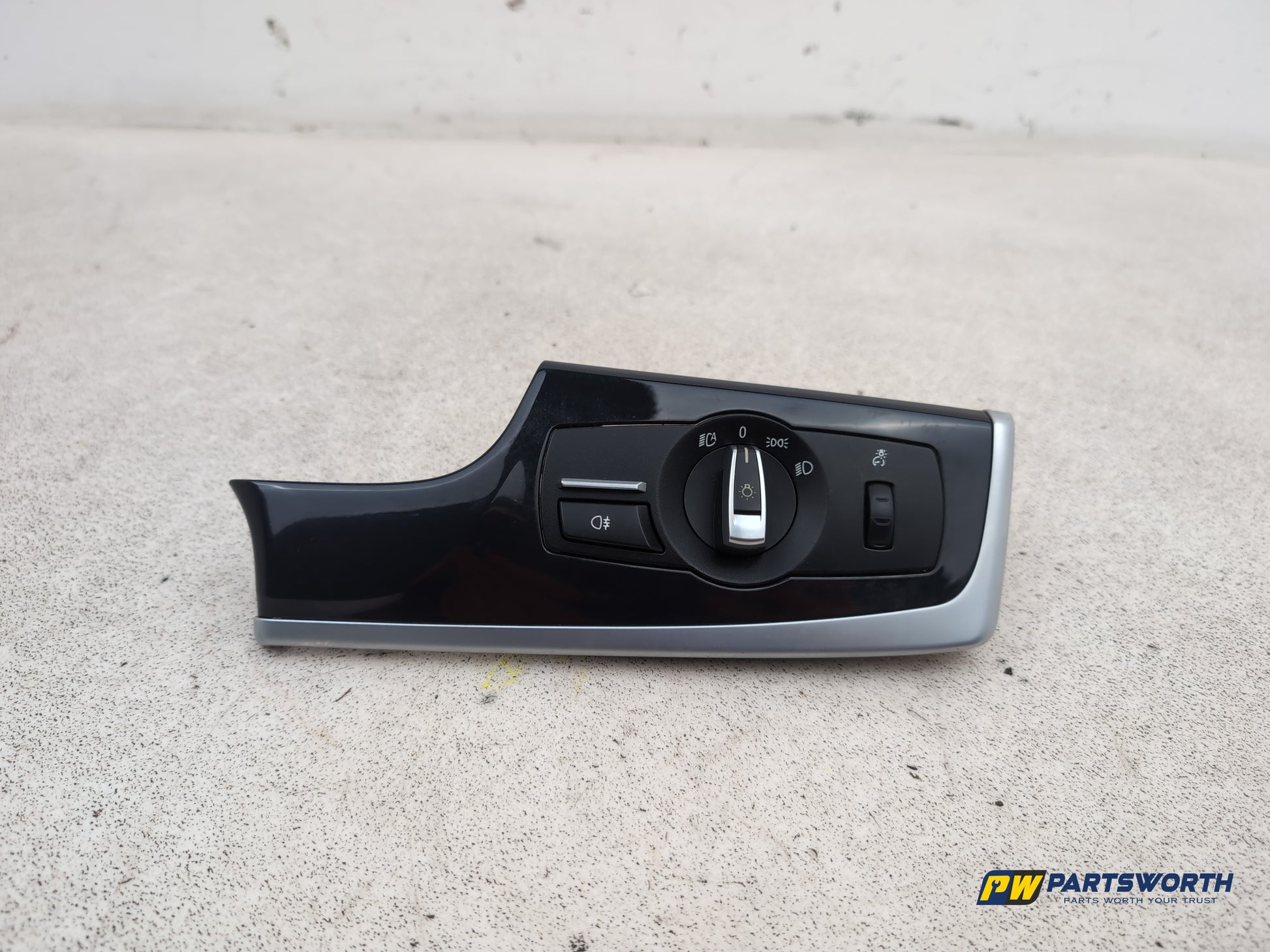 Switch Headlamp 1