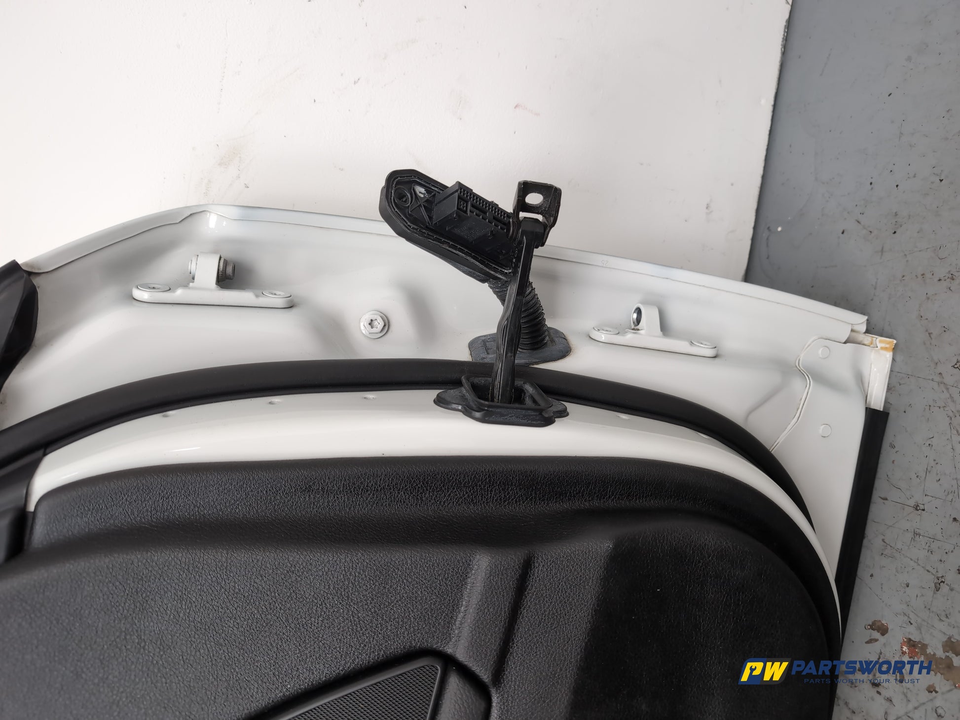 Door Front LH 13