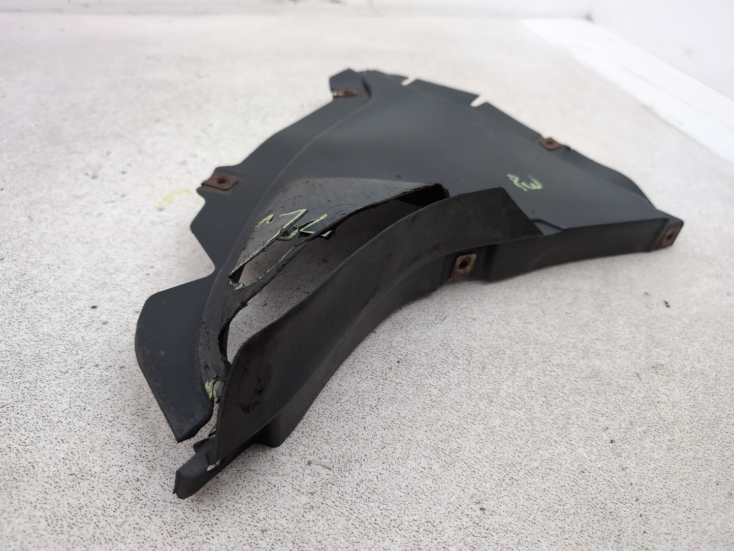 Bmw 520d Se Wheel Arch Trim Front Right Driver Side 7312830 2013-2017 - photo 7