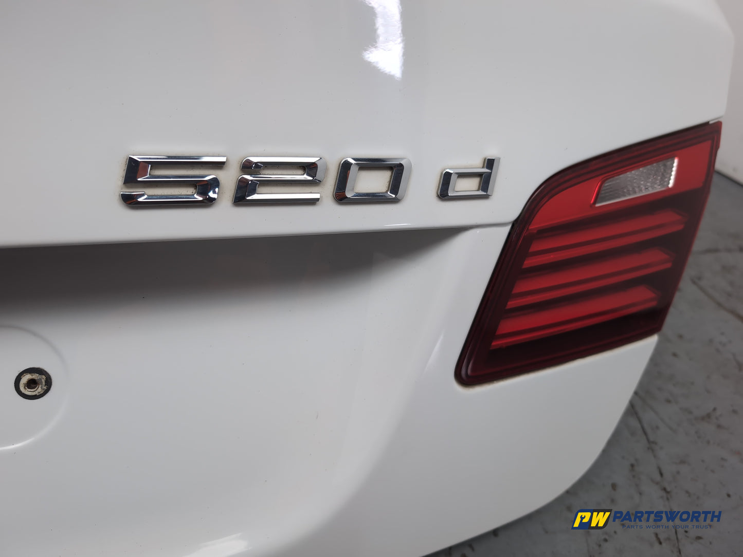 Bmw 5 Series 520d Se Boot Lid Alpine White 300 2013-2017 - photo 7