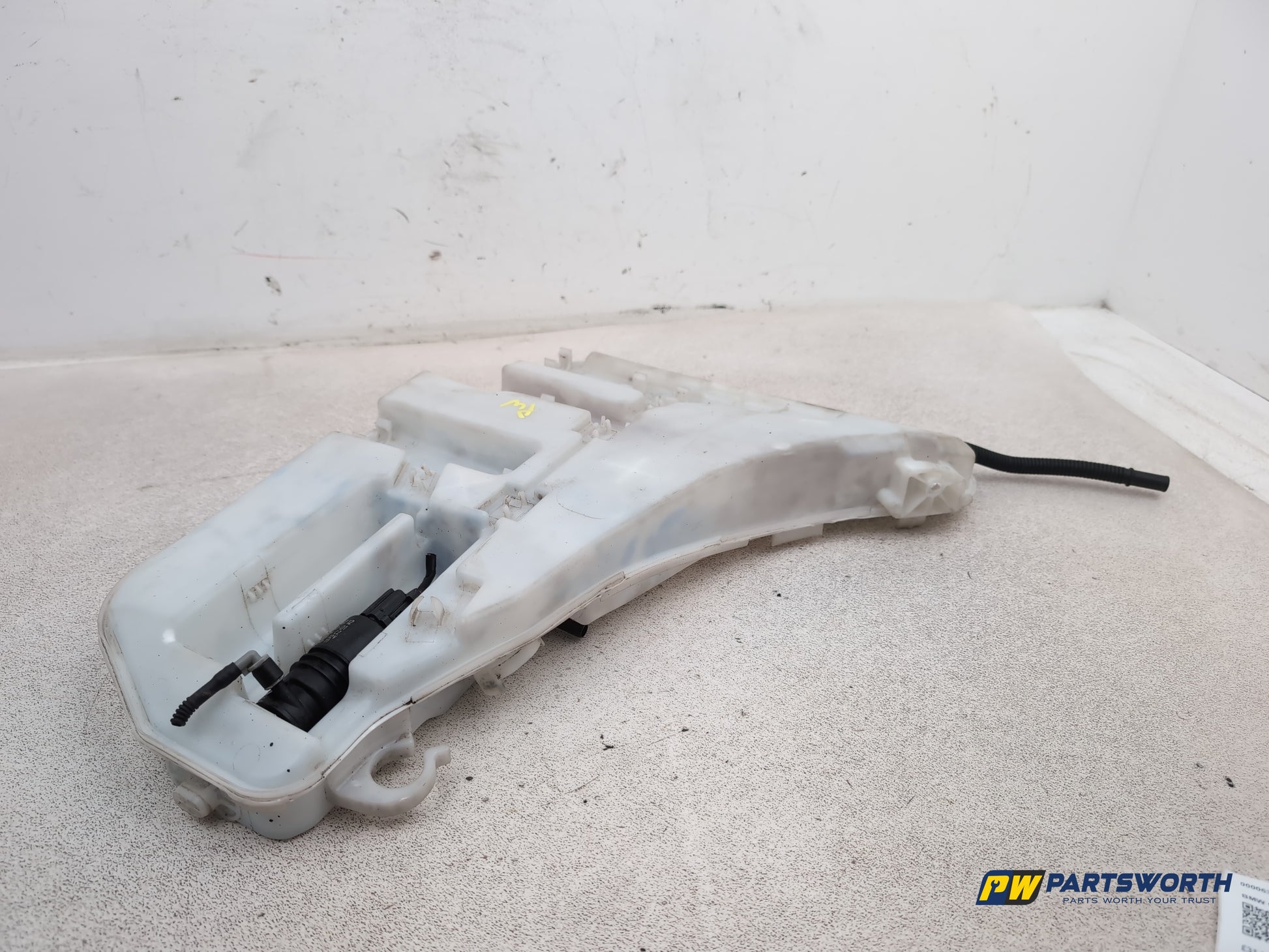 Bmw 5 Series 520d Se Washer Bottle Screen 8050439 2013-2017 - photo 7