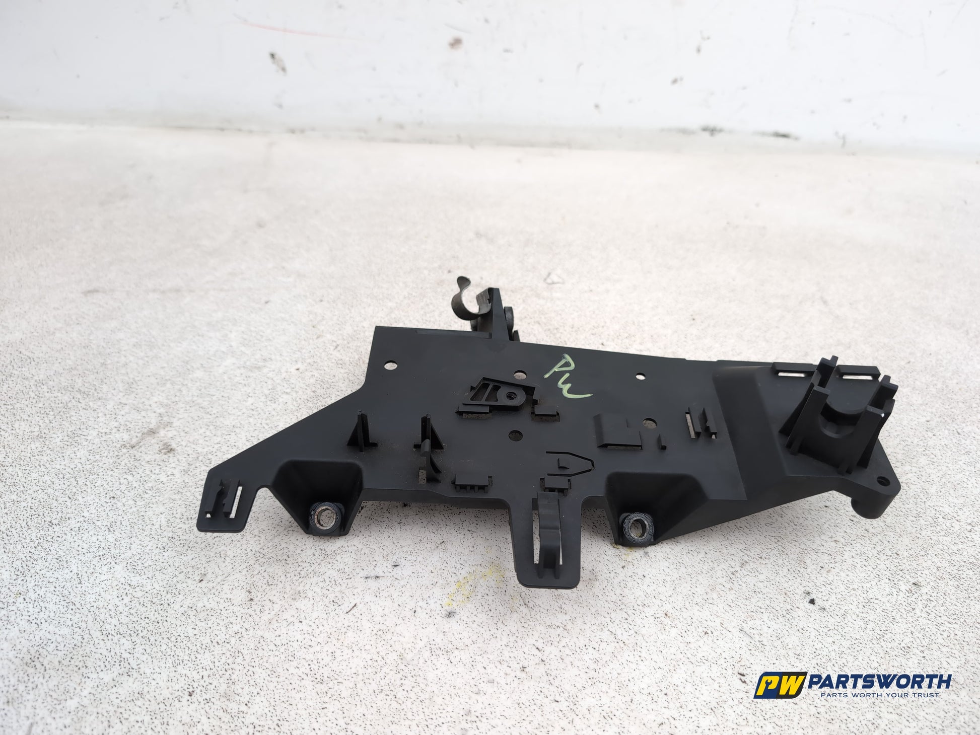 Bmw 5 Series 520d Se Sensor Mount 7811112 2013-2015