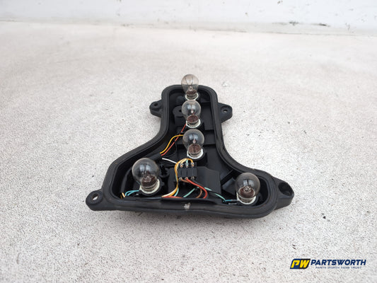 Porsche Cayenne Tiptronic S Right Rear Bulb Holder Bracket And Bulbs 2003-2010
