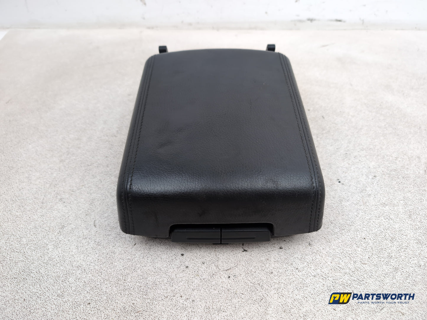 Volkswagen Touareg Altitude V6 Tdi A Centre Console Armrest 2007-2009