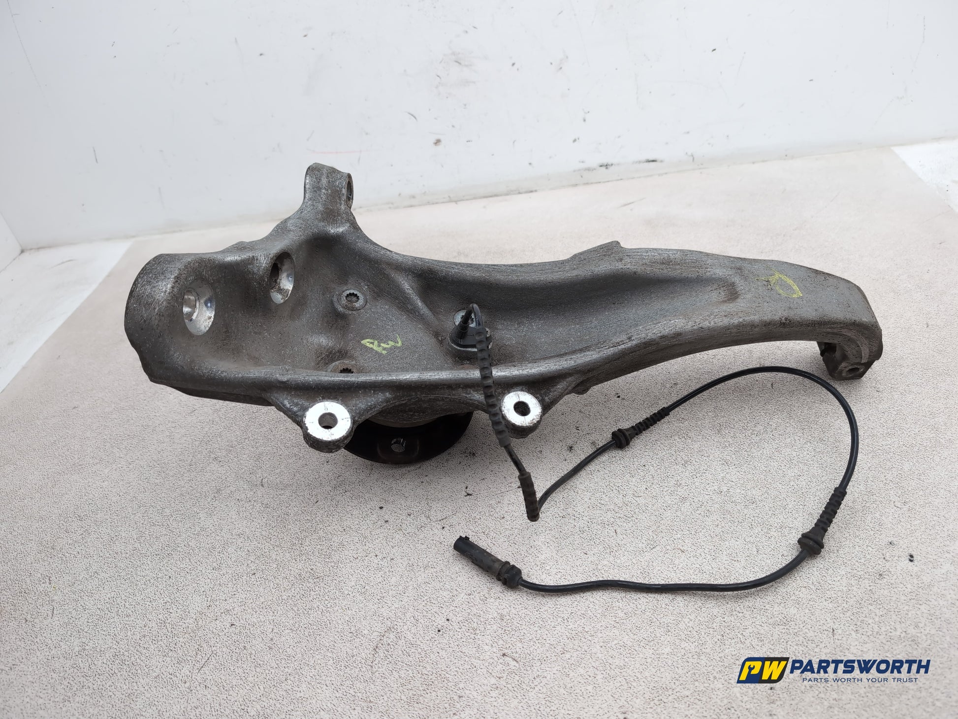 Bmw 5 Series 520d Se Wheel Hub Front Rh Driver Side 2013-2017