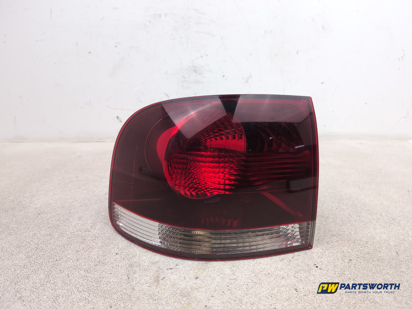 Volkswagen Touareg Altitude V6 Tdi A Lamp Assembly Rear Lh Passenger Side