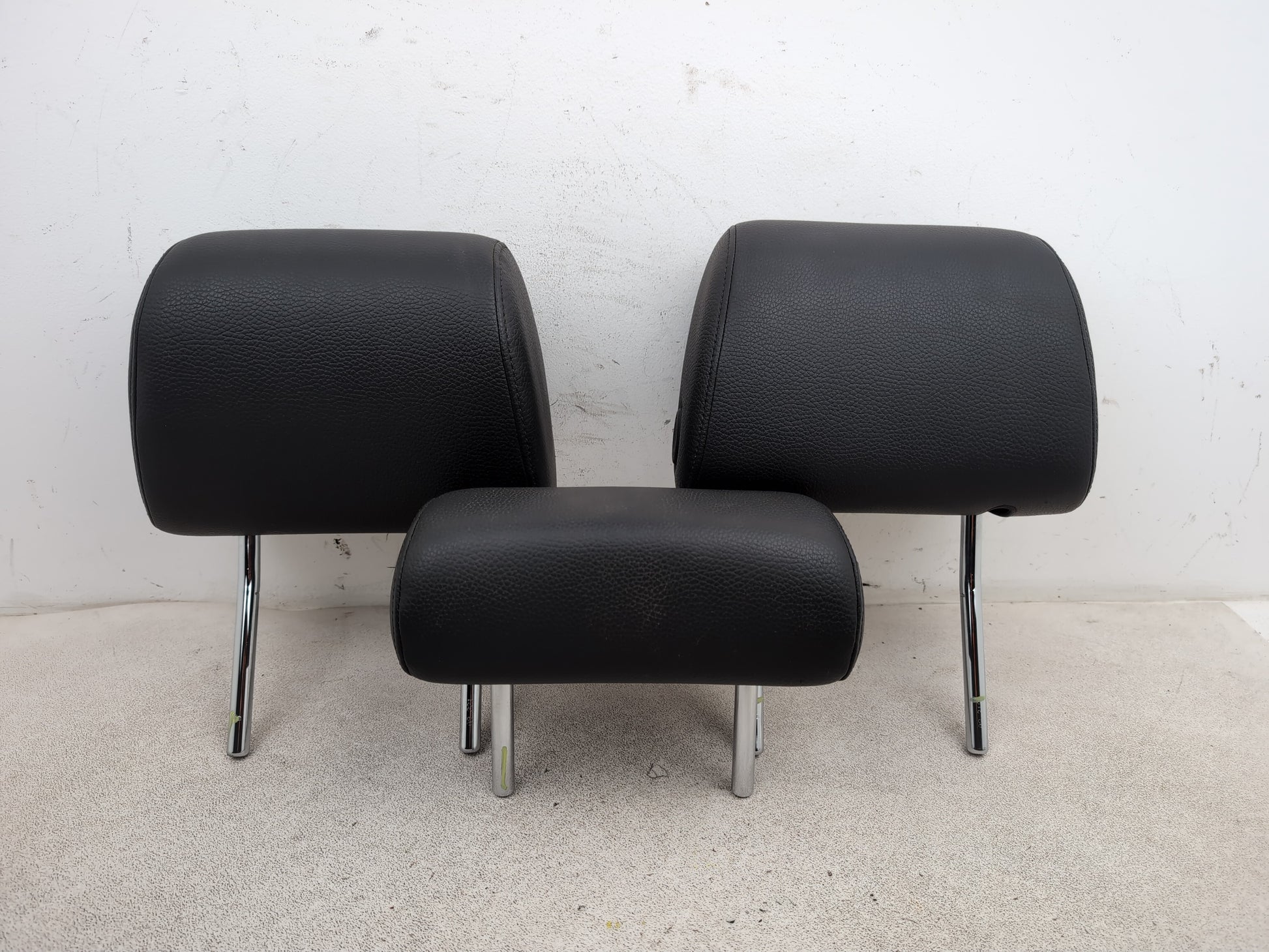 Rear Headrest 1
